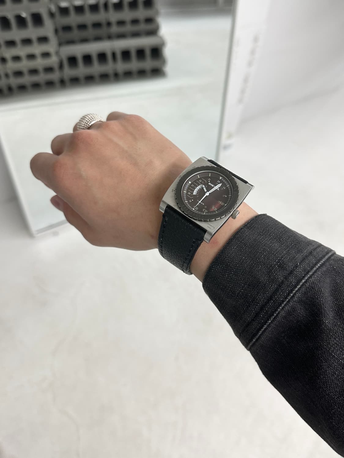 디젤 실버 스퀘어 레더 시계 상품이미지1