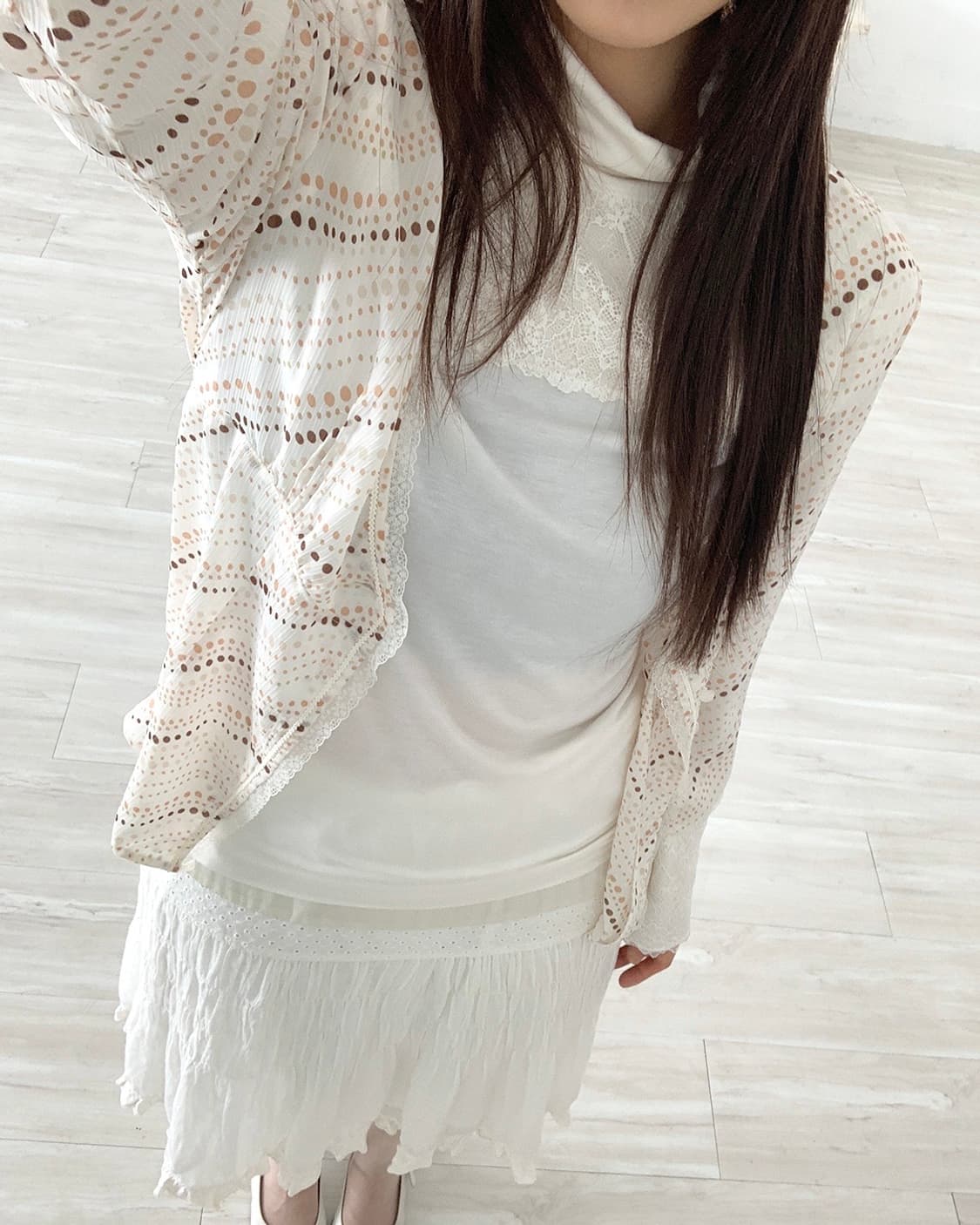 Soft Beige Polka Dot Cardigan 상품이미지4