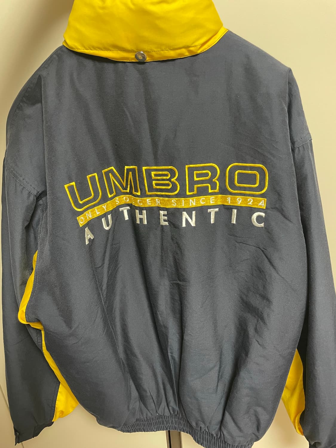 엄브로 바람막이 상품이미지2