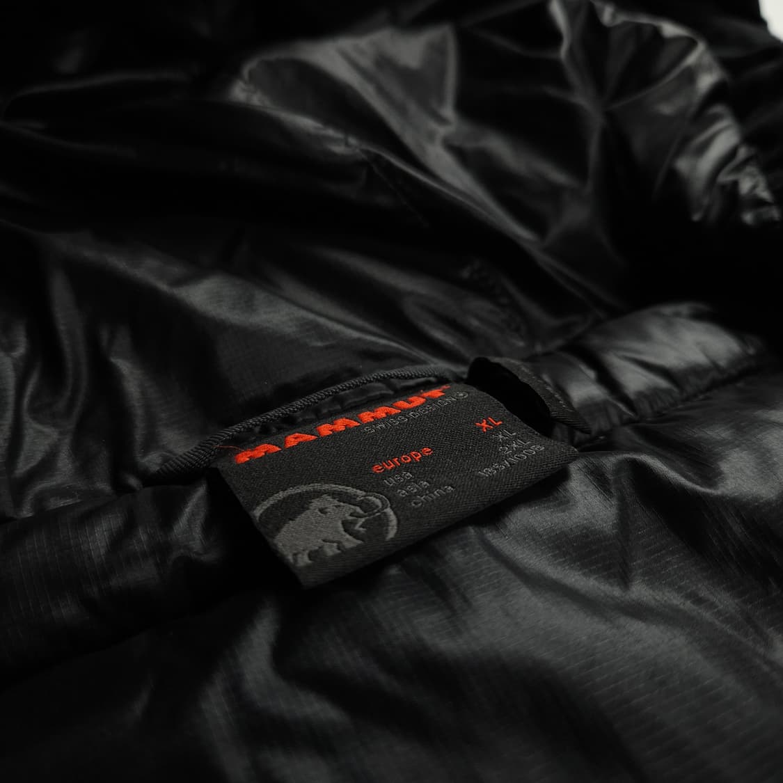 마무트 고어텍스 인피니움 크레이터 SO 써모 후디드 다운 자켓 상품이미지10