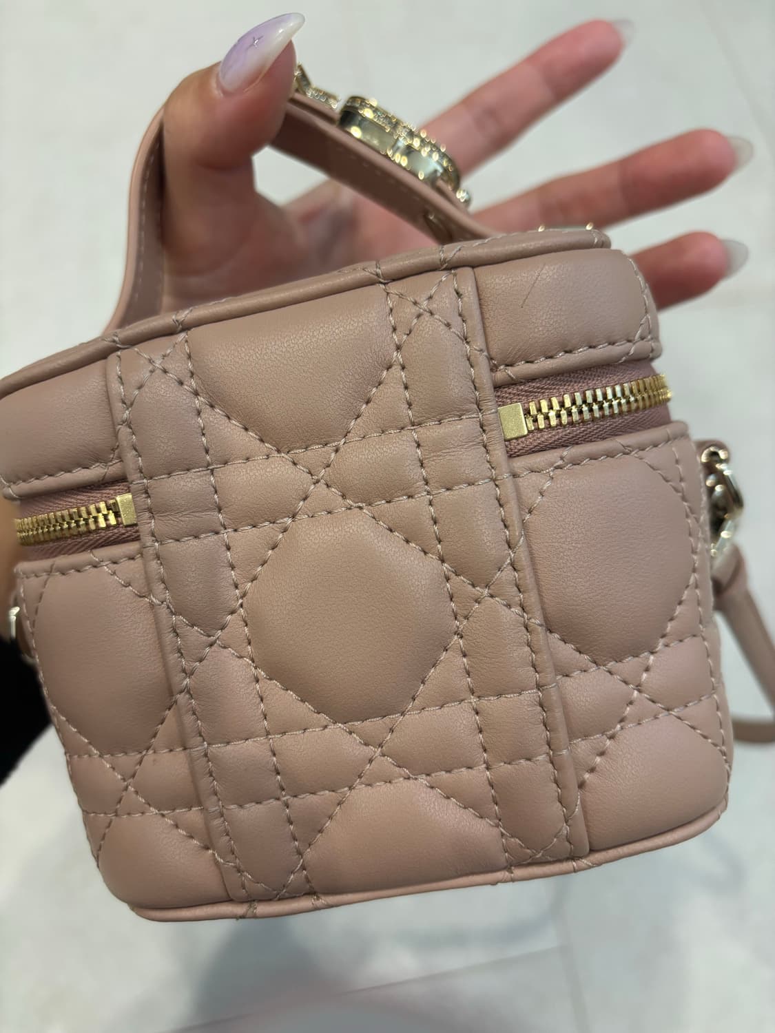 디올 마이크로 베니티 로즈드방 뉴버전 (2025.02 구매) 상품이미지7