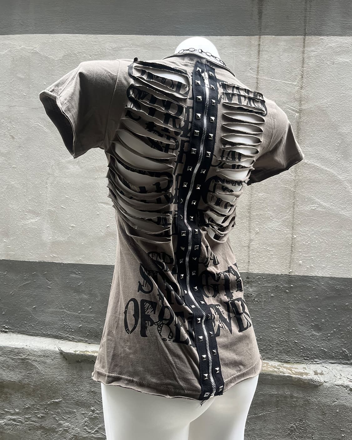 Y2K BONECUT STUD ZIP TOP 상품이미지1