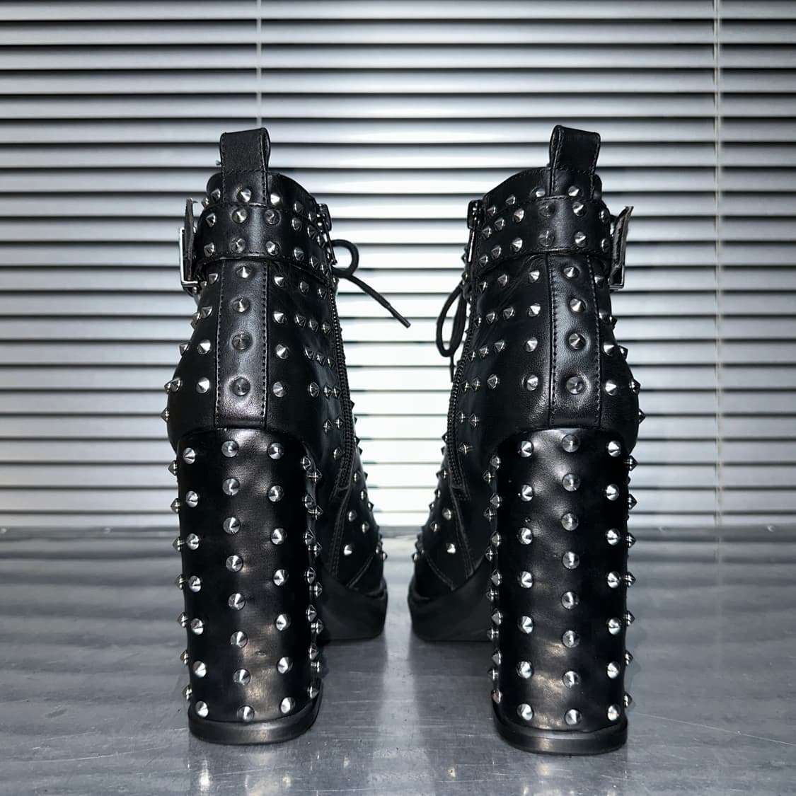 00s 지아니 비니 레더 스파이크 스터드 플랫폼 부츠 상품이미지6