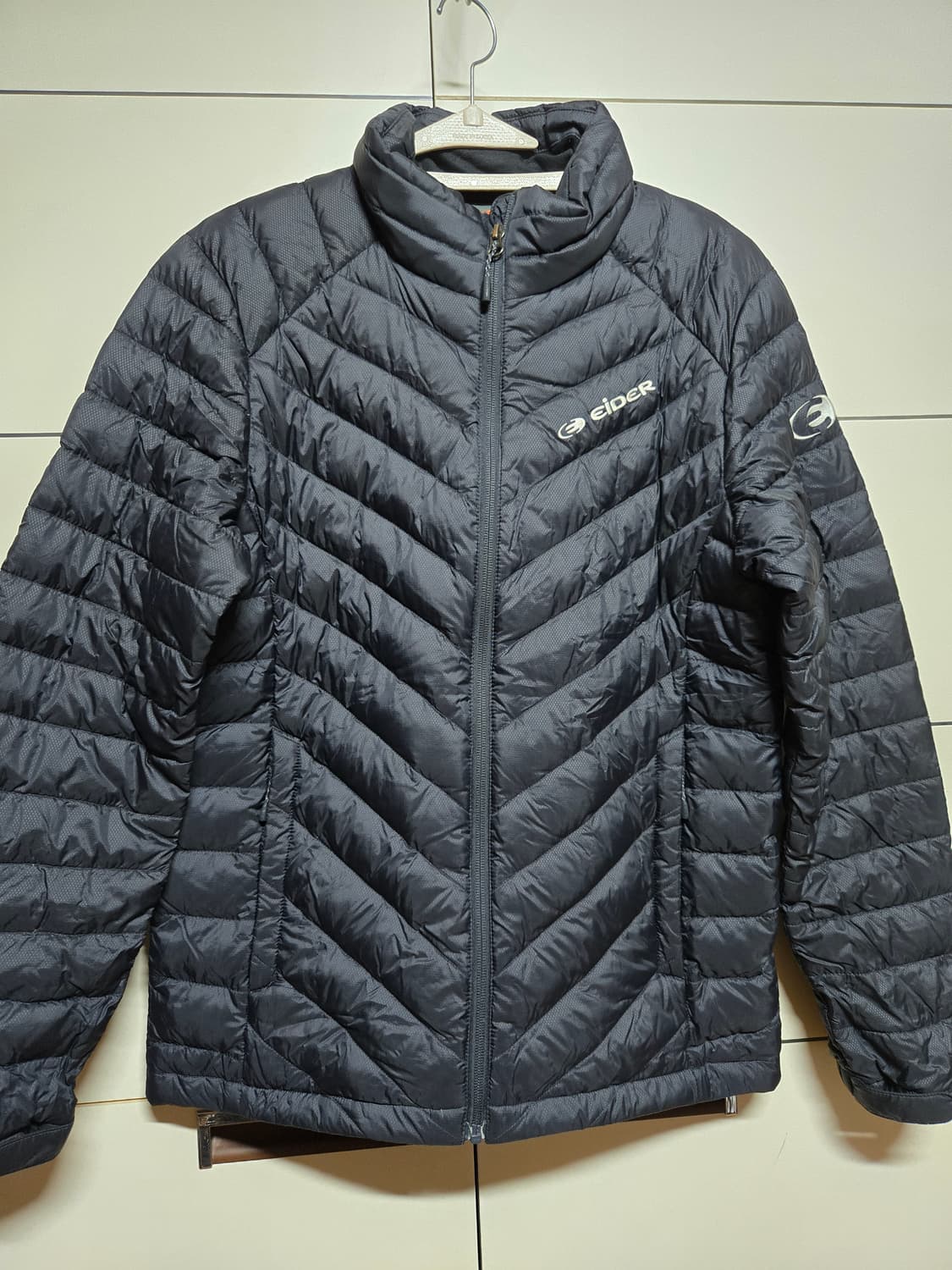 아이더 차콜 덕다운 경량패딩 상품이미지2