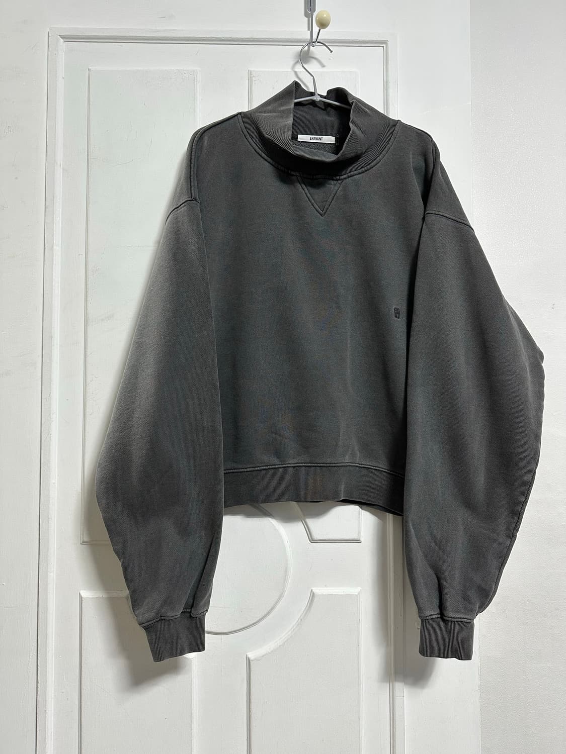 에나반트 ENAVANT 오버사이즈 하이넥 스웻셔츠 상품이미지1