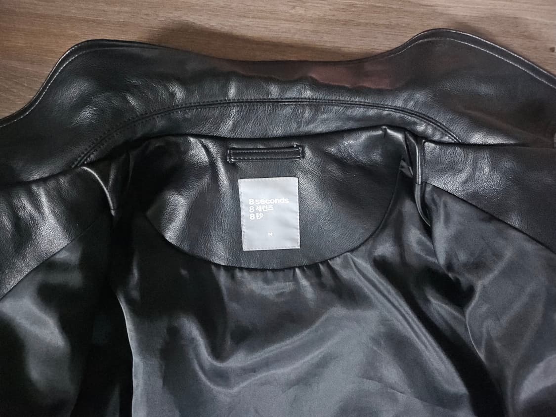 8  세컨즈 멜트 더 레이디 크롭 레더 라이크 재킷 M 상품이미지4
