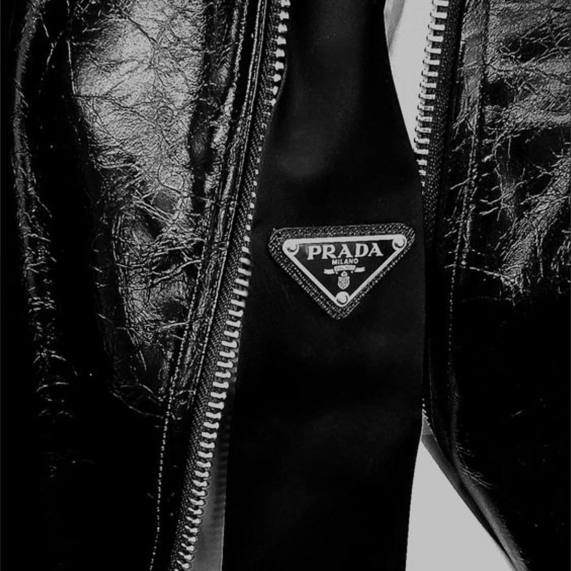 프라다 레더 빈티지 넥타이핀 업사이클링 브로치 상품이미지1