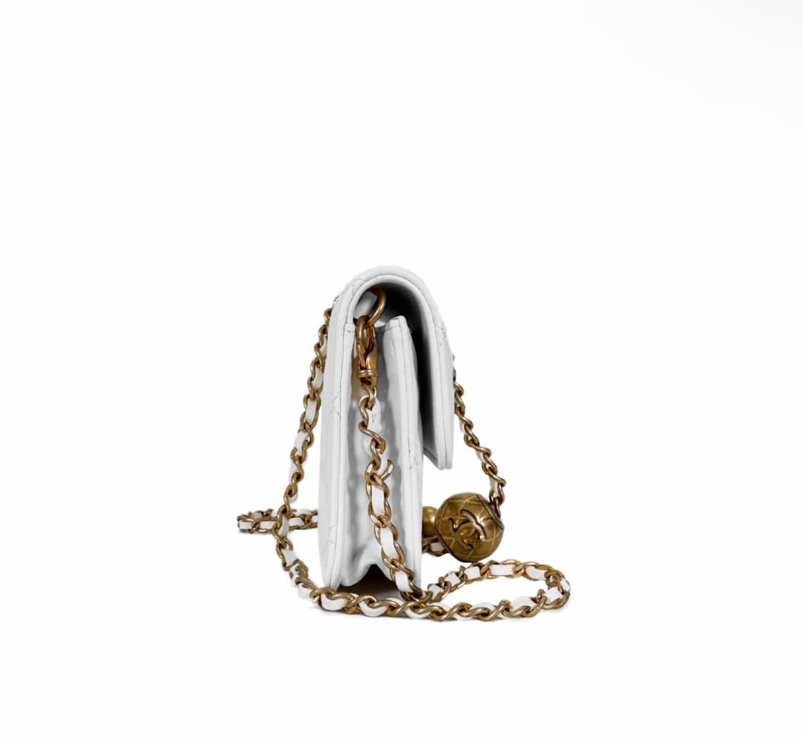 [MINI] 샤넬 골든볼 체인 램스킨 크로스백 미니백 화이트 금장 미니 상품이미지4