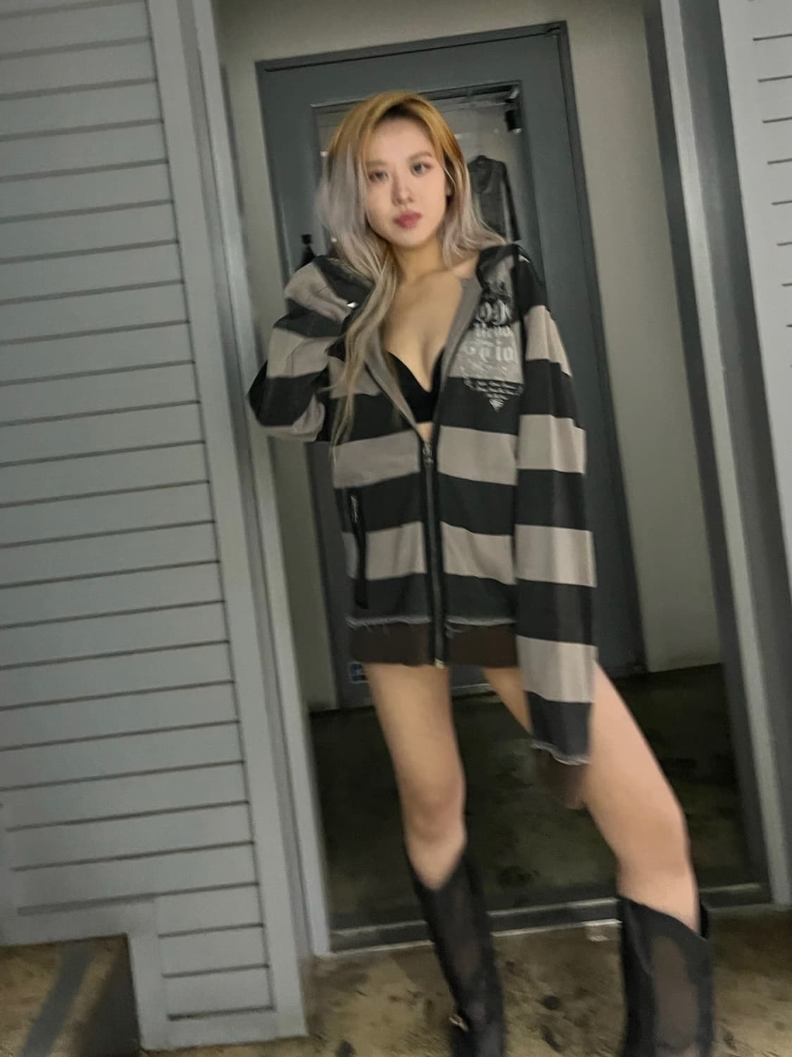 그런지 무드 스트라이프 후드집업 상품이미지3