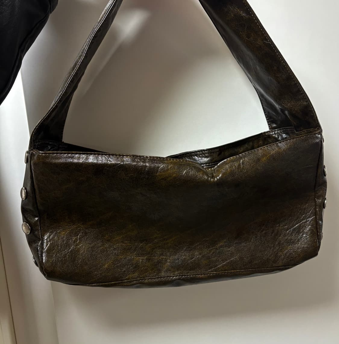 다이애그널 펑키 와이드 스트랩 백 브라운 상품이미지2