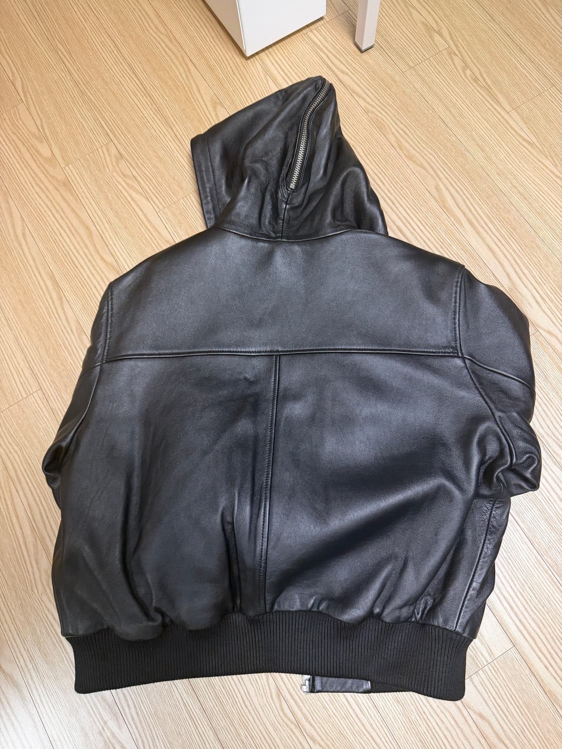 스투시 레더 봄버 상품이미지3