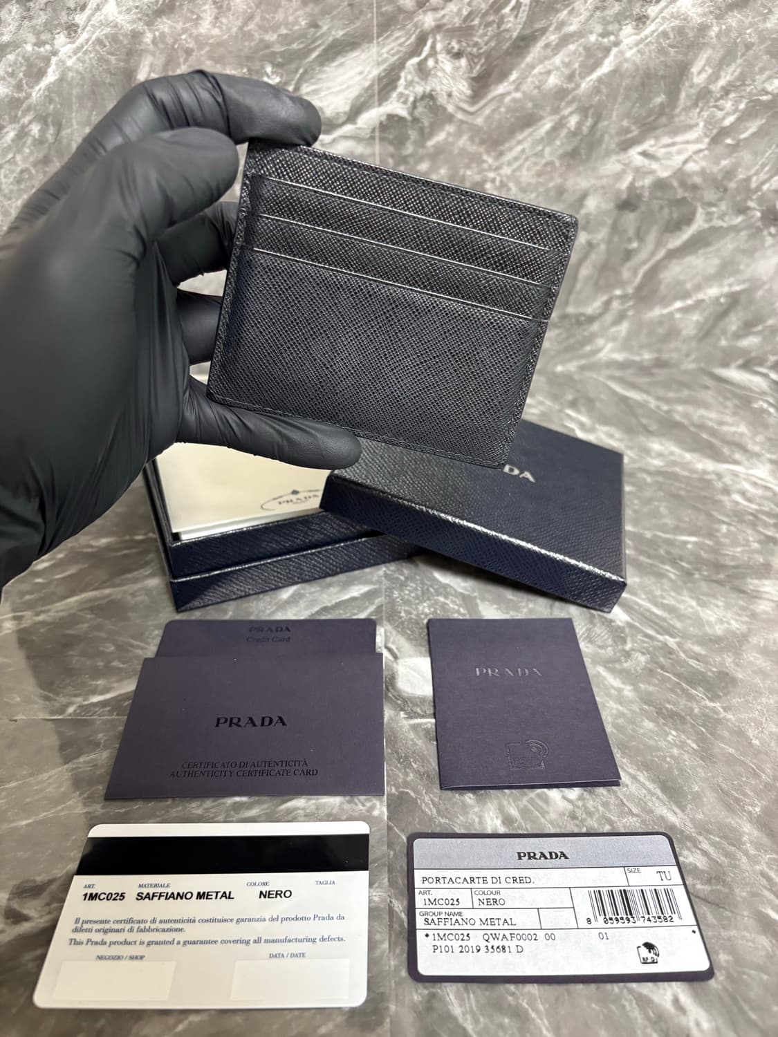 프라다 사피아노 메탈 금장로고 카드지갑 상품이미지2