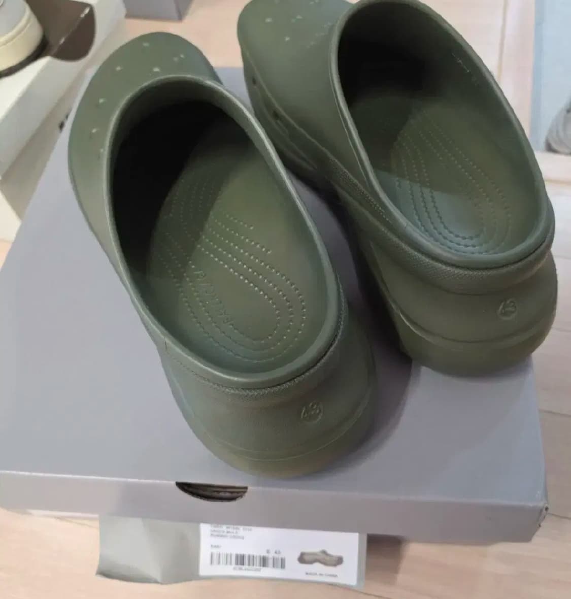 발렌시아가 크록스 플랫폼 클로그 샌들- 카키 43 사이즈 상품이미지2