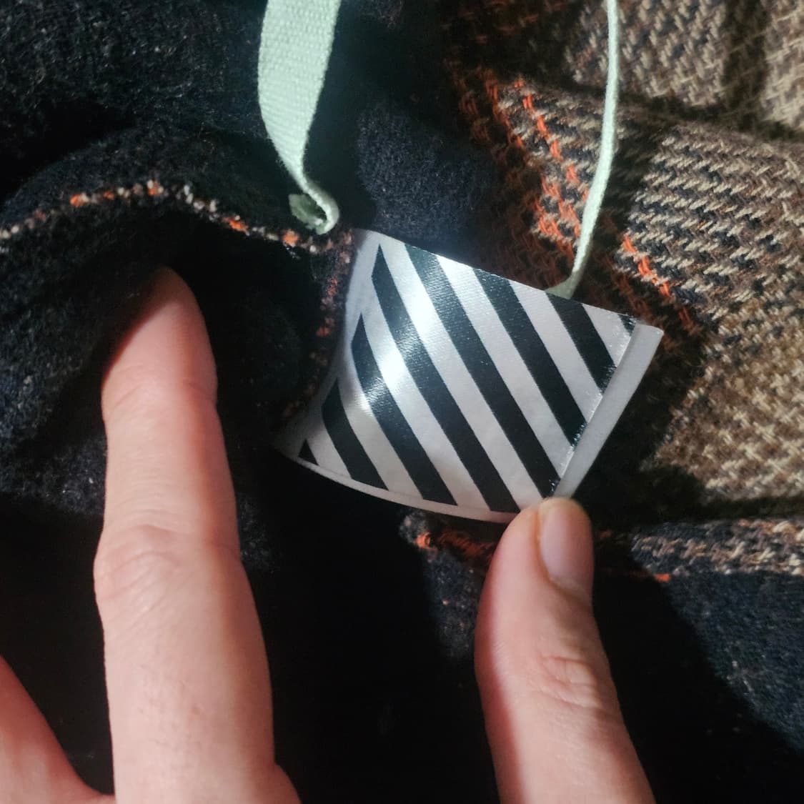 오프화이트 오렌지 플란넬 체크 셔츠 상품이미지5