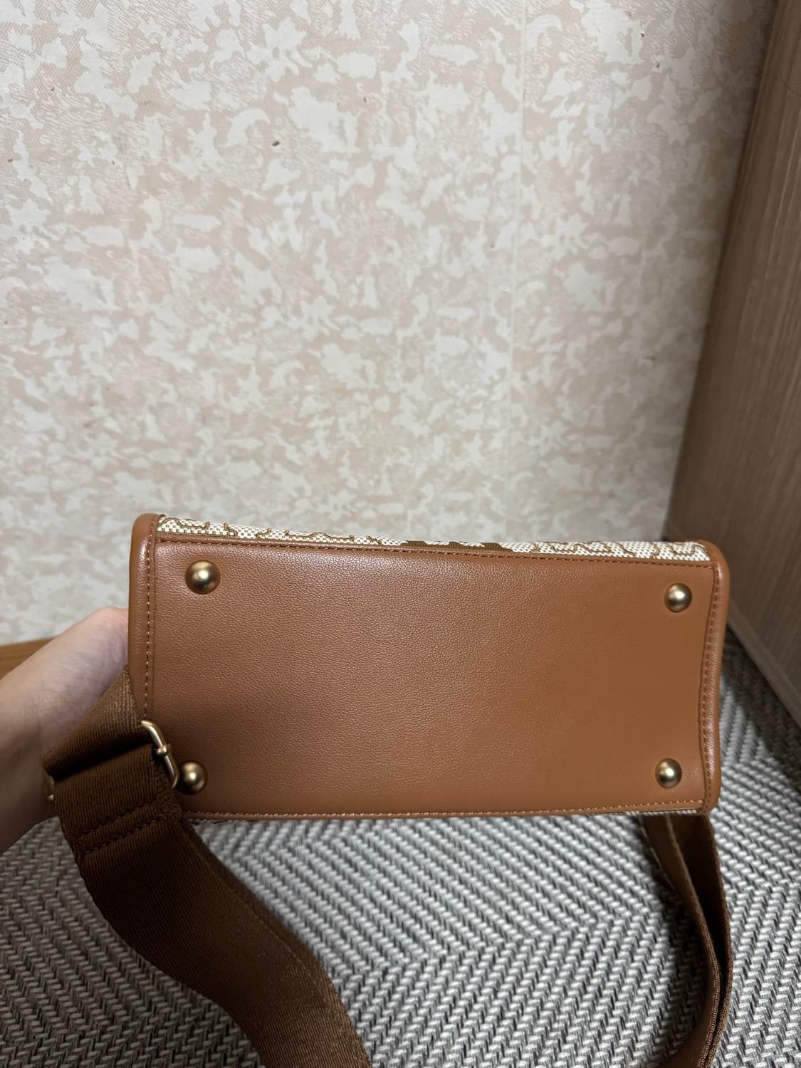 에스까다 시그니쳐 토트백 상품이미지2