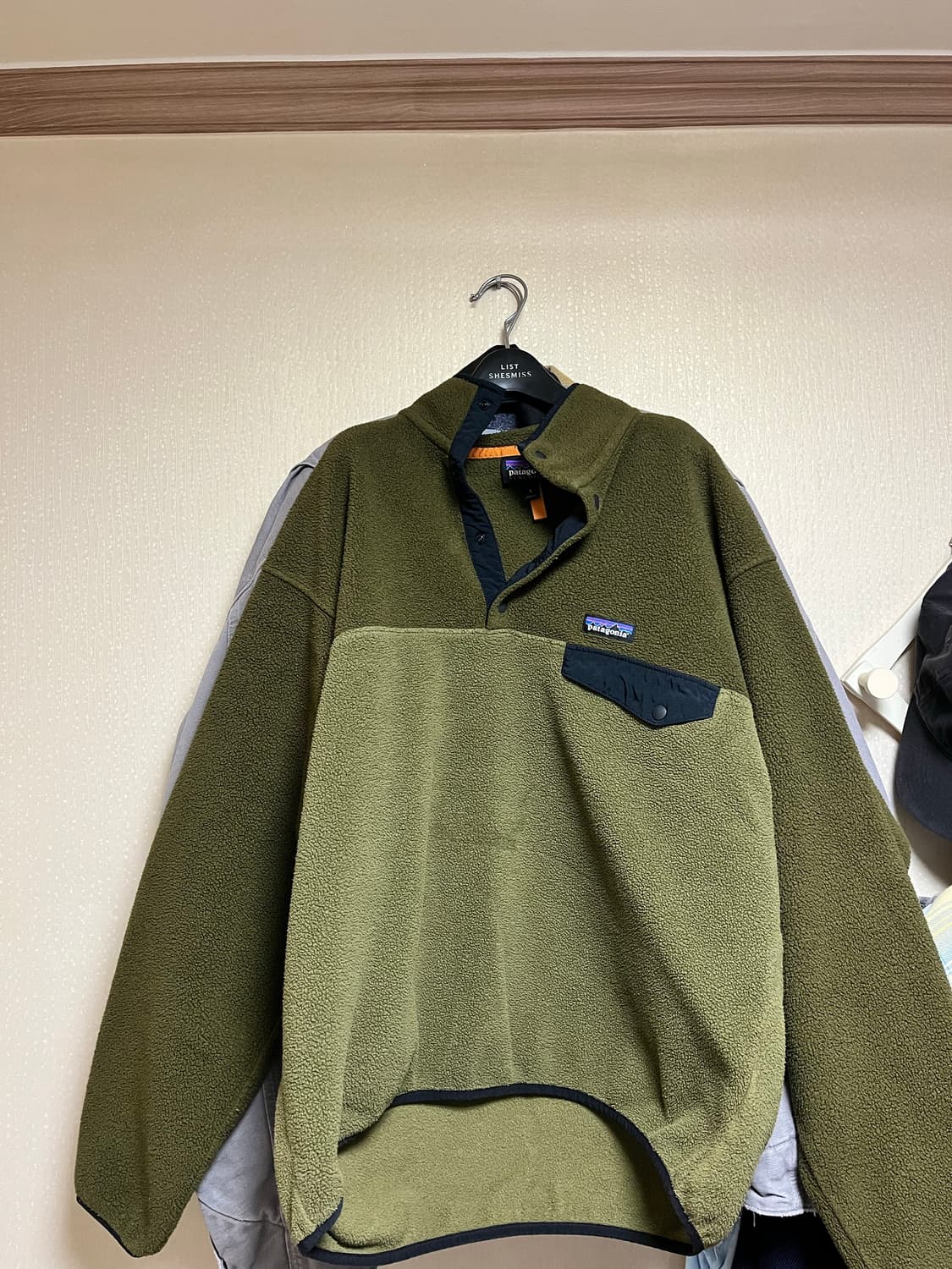 (켄달제너 착용) 파타고니아 신칠라 카키 L판매 상품이미지2