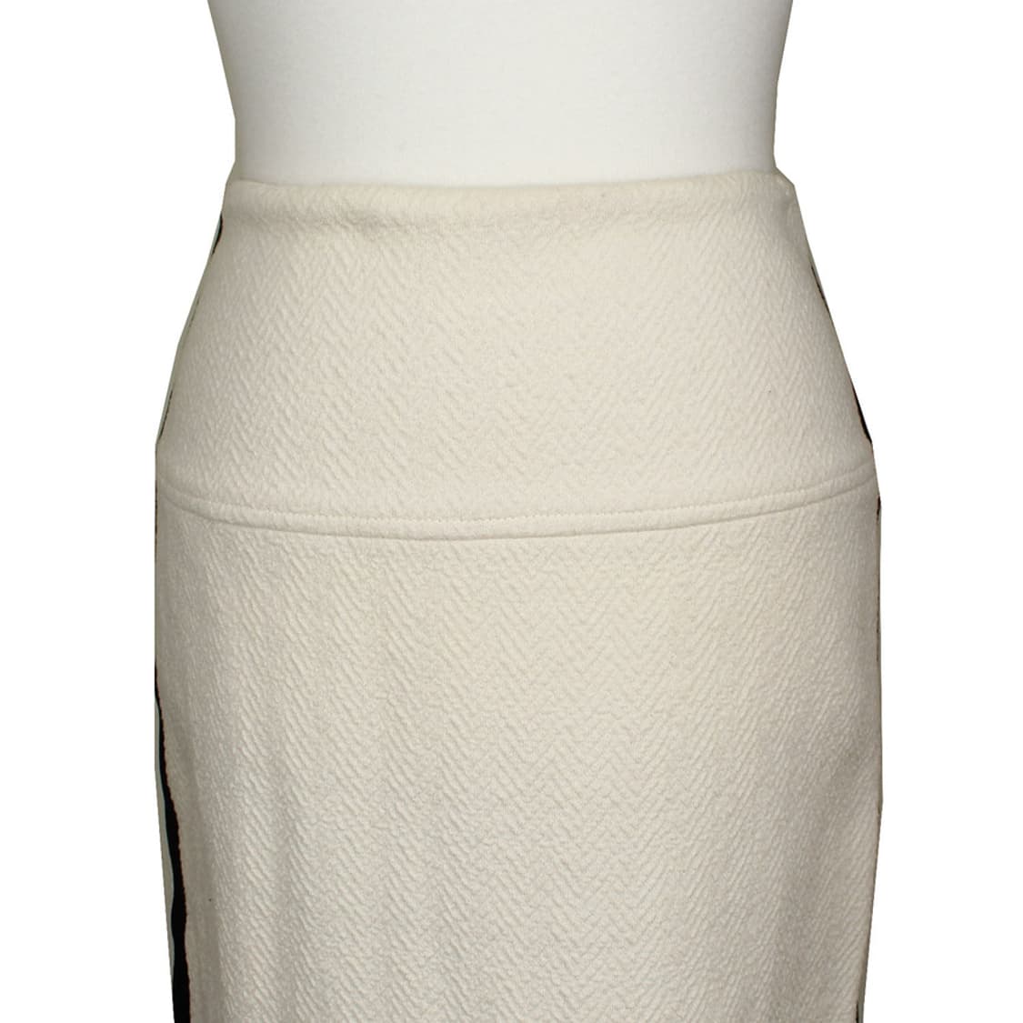 이로 아이보리 자카드 블랙띠 미니스커트 55

중고등급 중고등급 안내 팝 상품이미지5