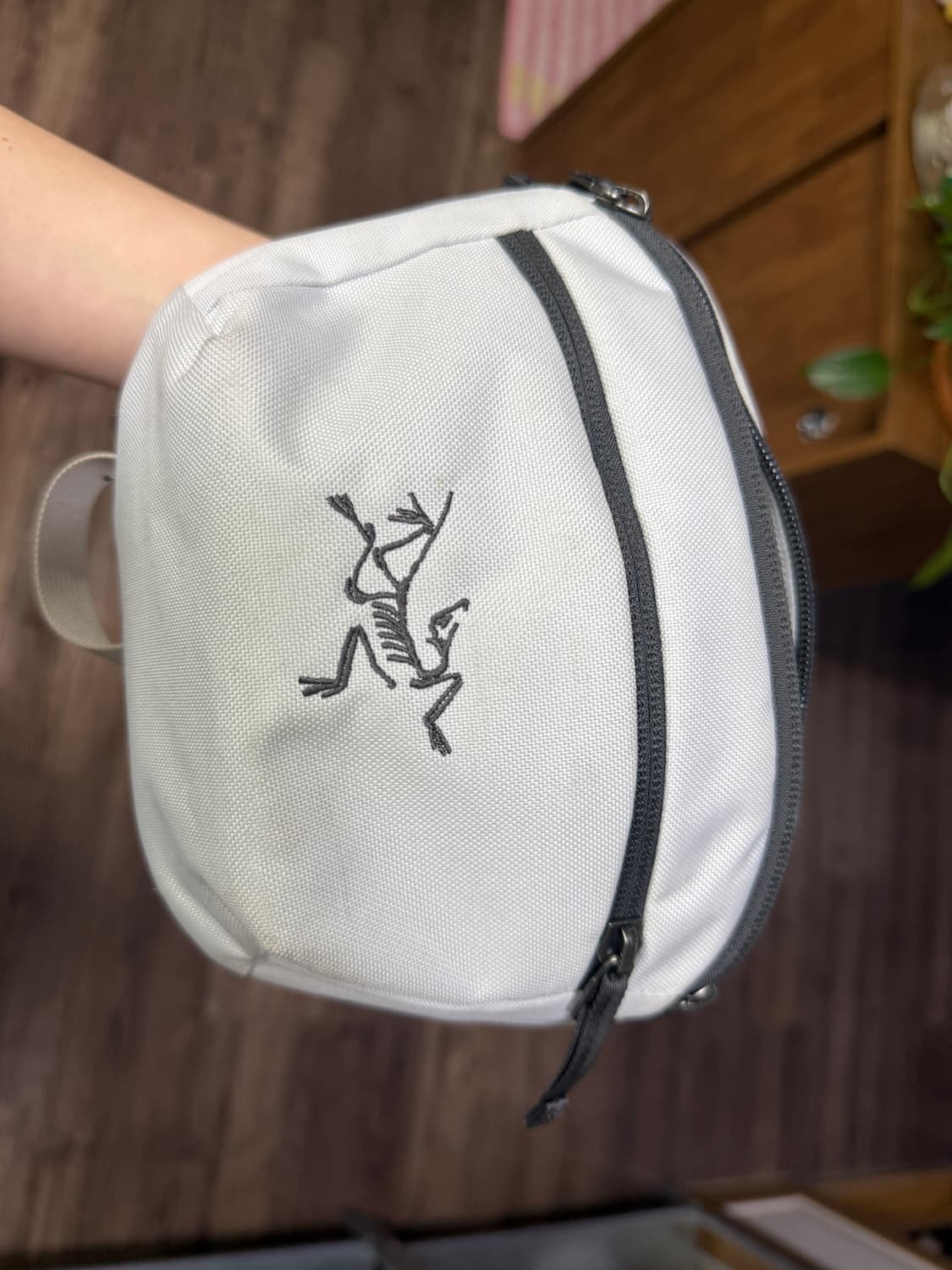 아크테릭스 맨티스 1 웨이스트팩 솔리튜드 그래파이트 상품이미지2