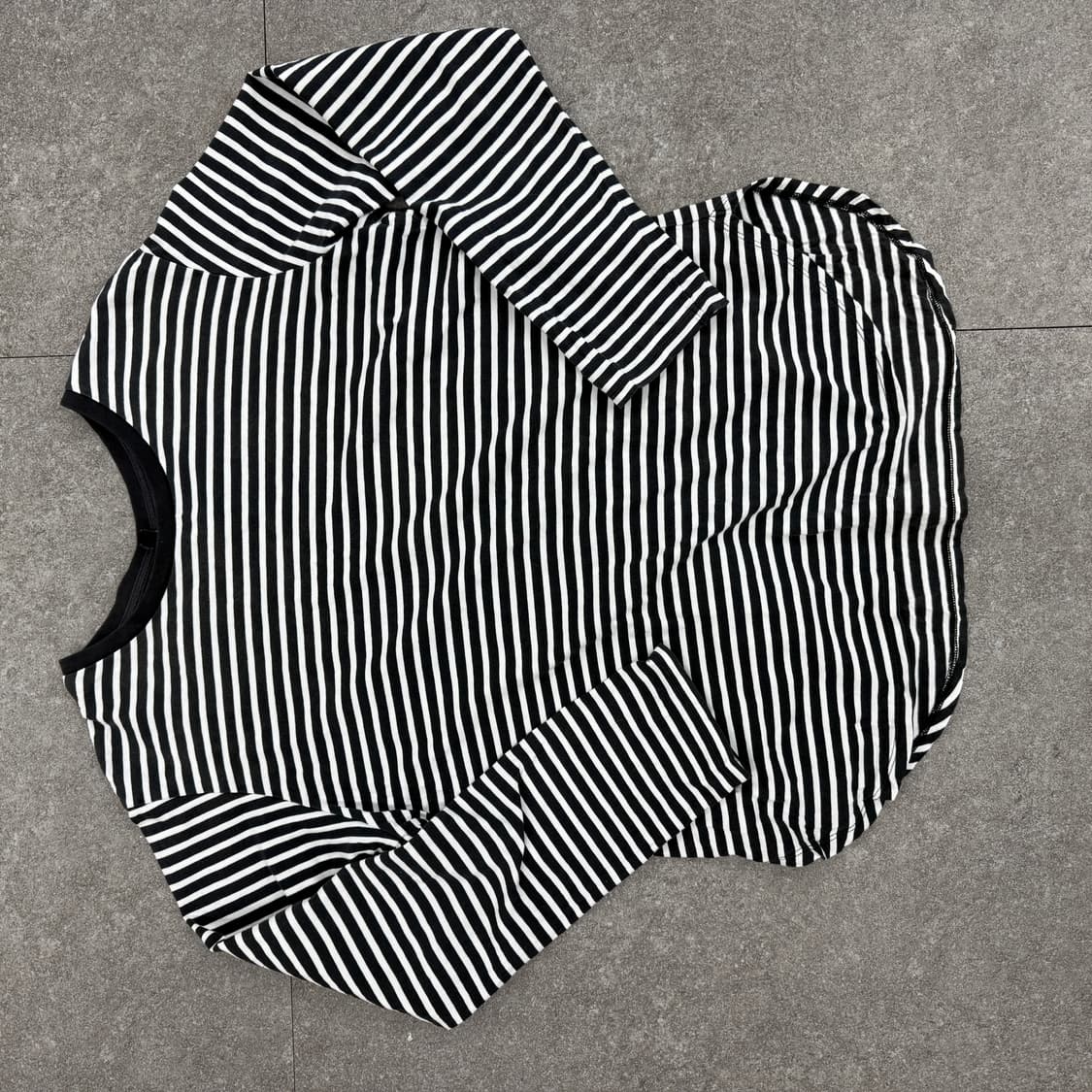 유니클로 줄무늬 긴팔티셔츠 상품이미지5