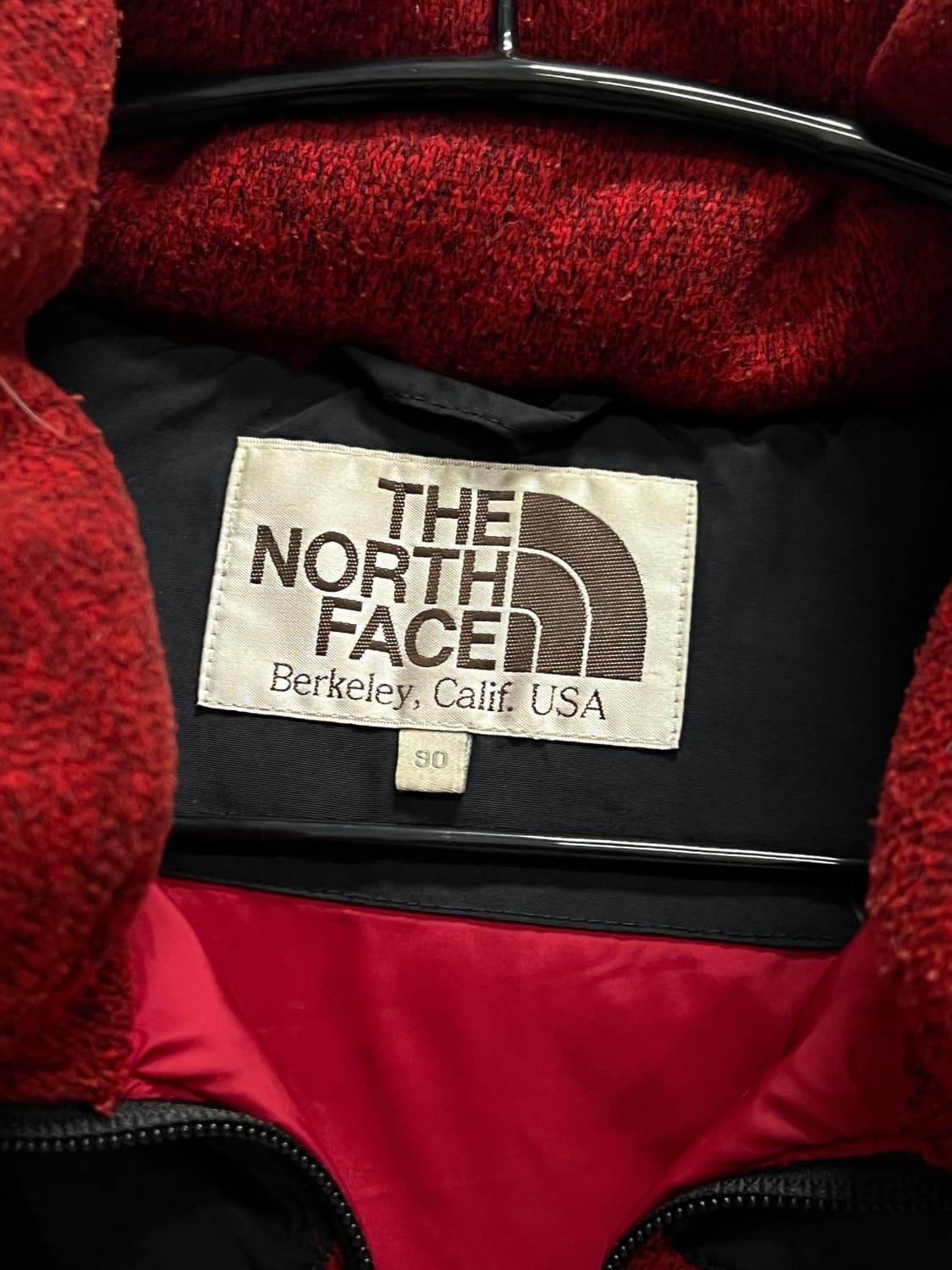 노스페이스 화이트라벨 700필 구스다운 니트 패딩 조끼 레드 상품이미지5