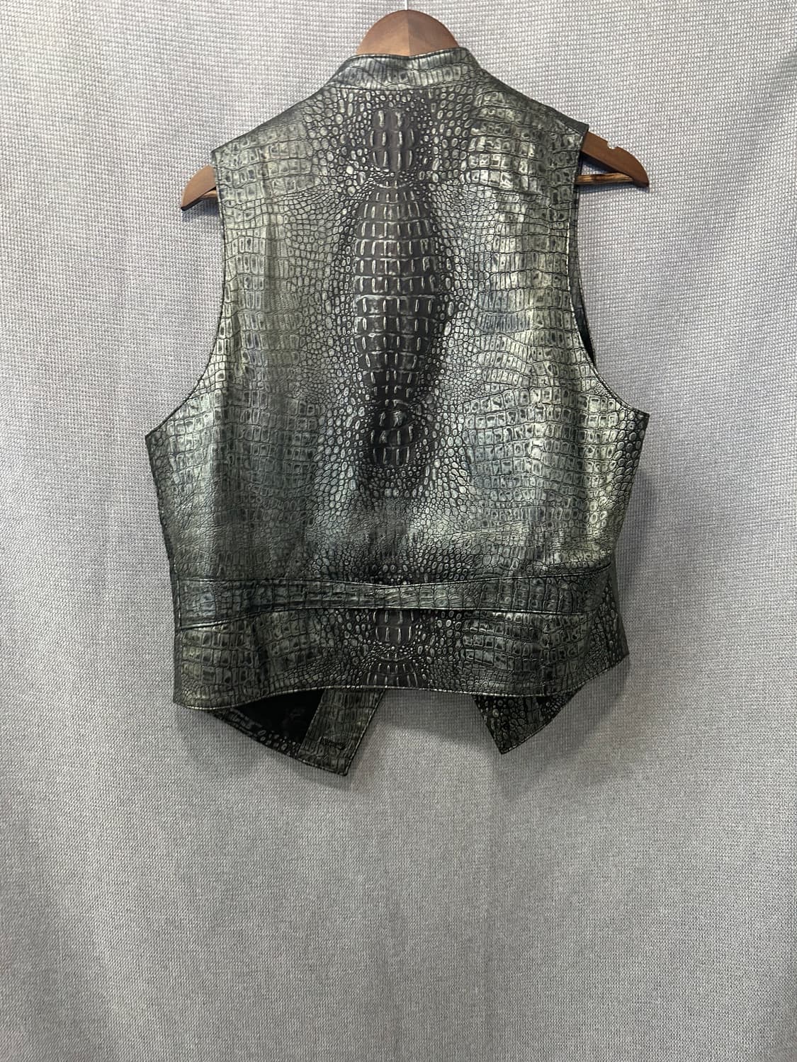 GIANNI VERSACE 크로커 엠보 레더 베스트 상품이미지2