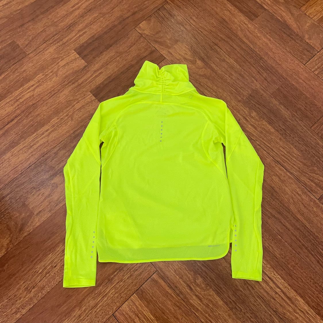 여성 나이키 러닝 에어로리액트 긴팔티 상품이미지2