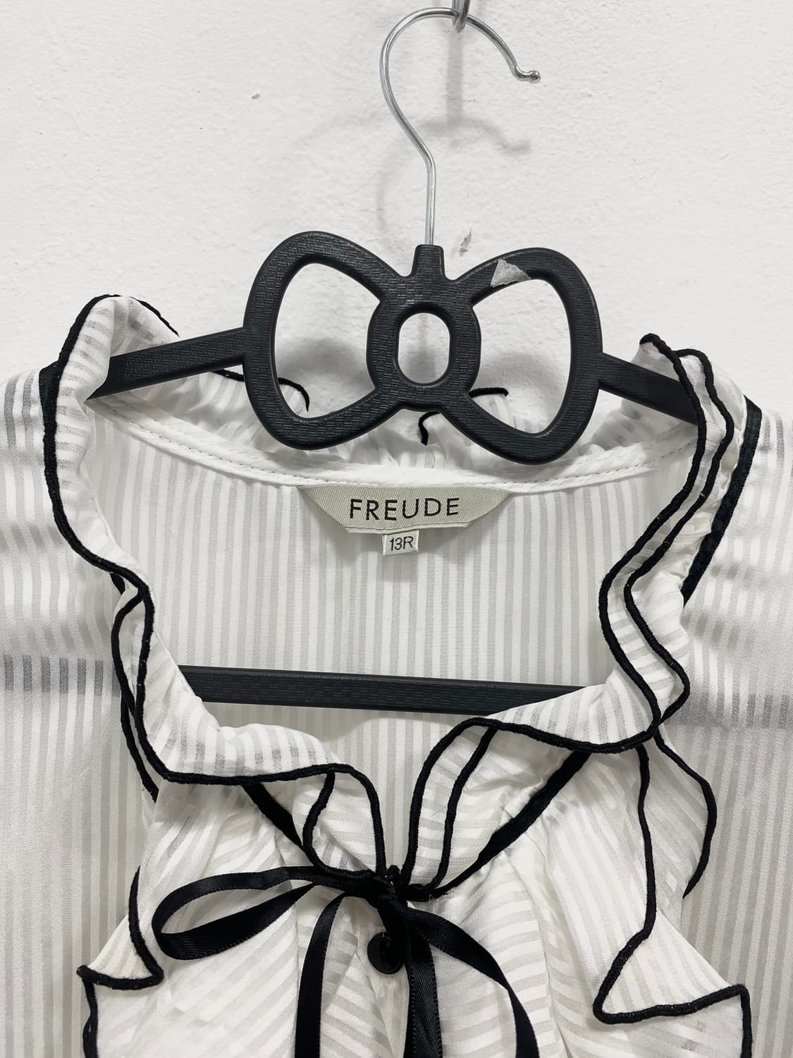 [FREUDE] 공겜 여주 로걀 프릴 블라우스 상품이미지7