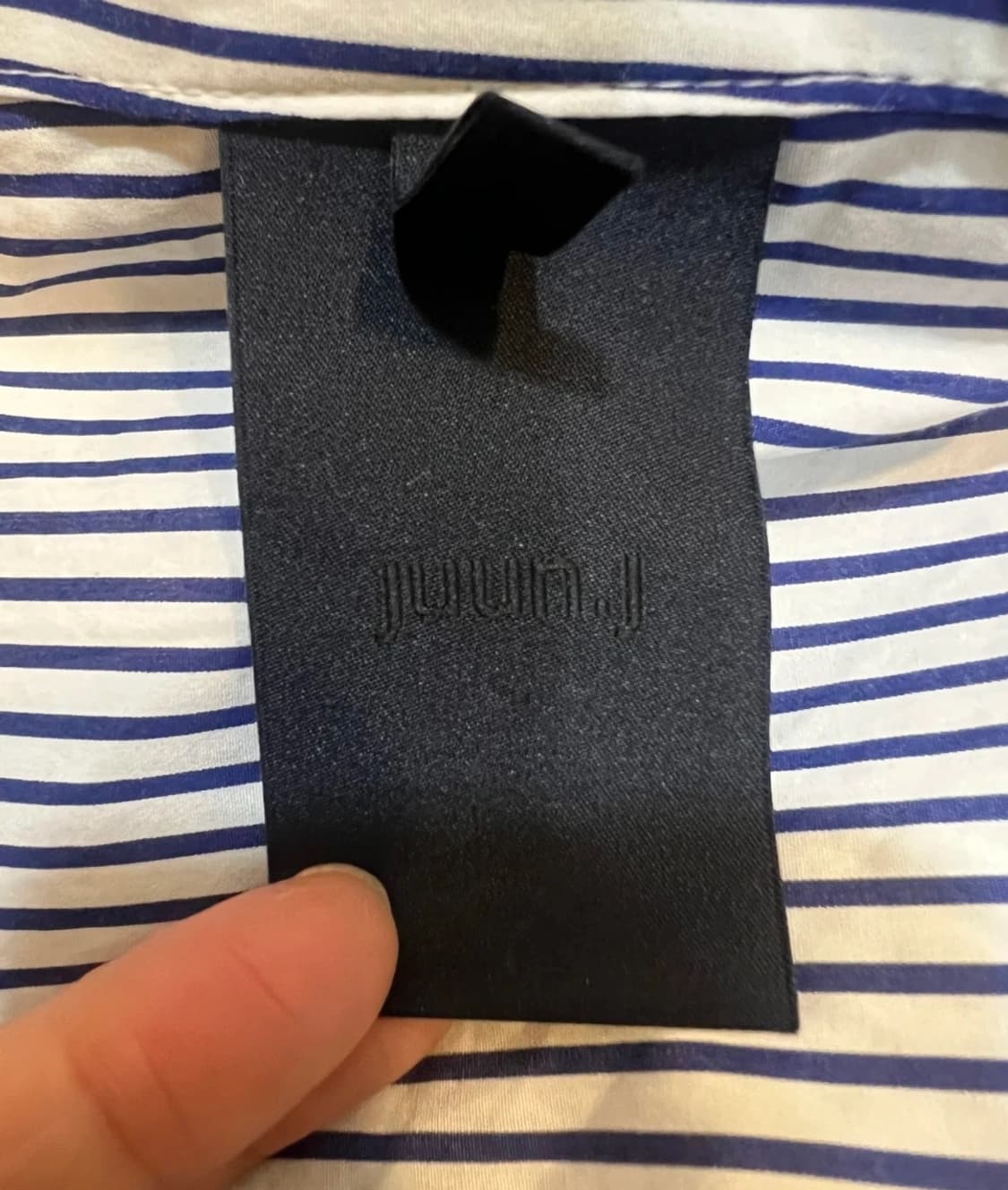 준지 JUUN.J 네이비 스트라이프 코튼긴팔셔츠

 상품이미지4