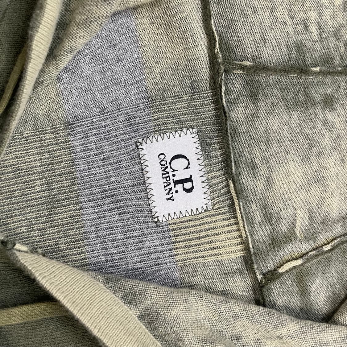 C.P 컴퍼니 자수 로고 스트라이프 후드 가디건 상품이미지4