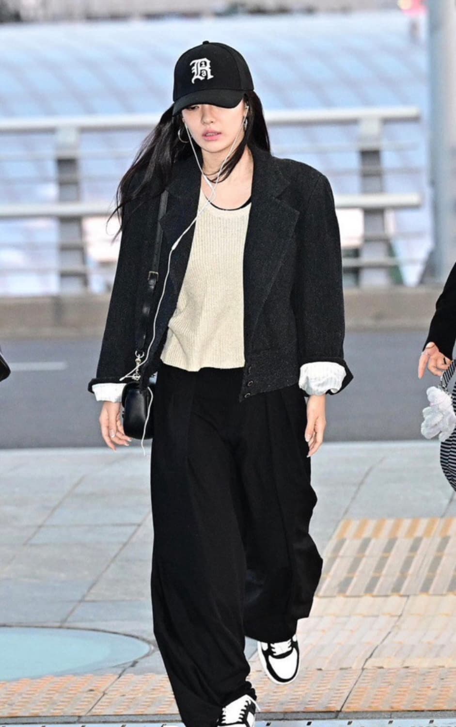 R13 알써틴 로고 볼캡 엠브로이드 코튼 볼캡 블랙 상품이미지4