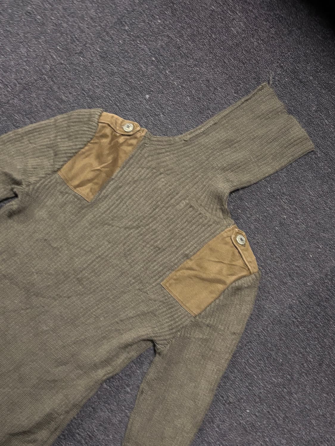 Military button shoulde turtle neck knit 상품이미지2