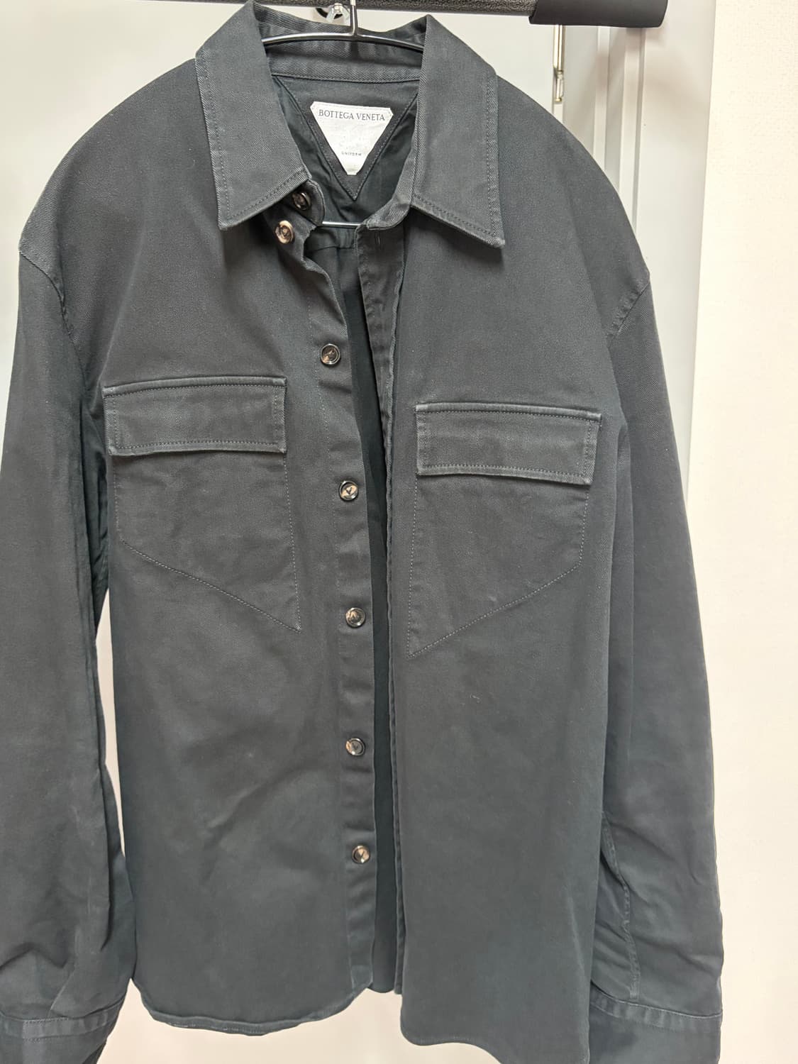 보테가 베네타 유니폼 블랙데님 셔츠 자켓 46 상품이미지1