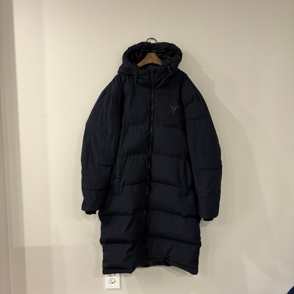 게스 네이비 롱패딩 남성용 100(L) 상품이미지2
