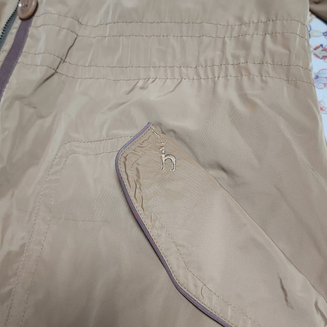 헤지스 여성 후드 야상 자켓
90 상품이미지4