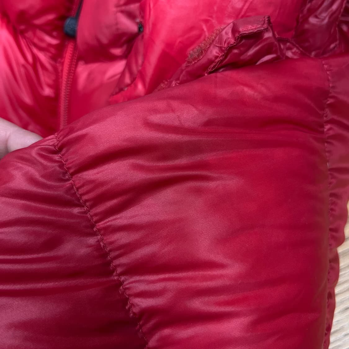 100 노스페이스 700 눕시 필파워 레드 패딩 상품이미지9