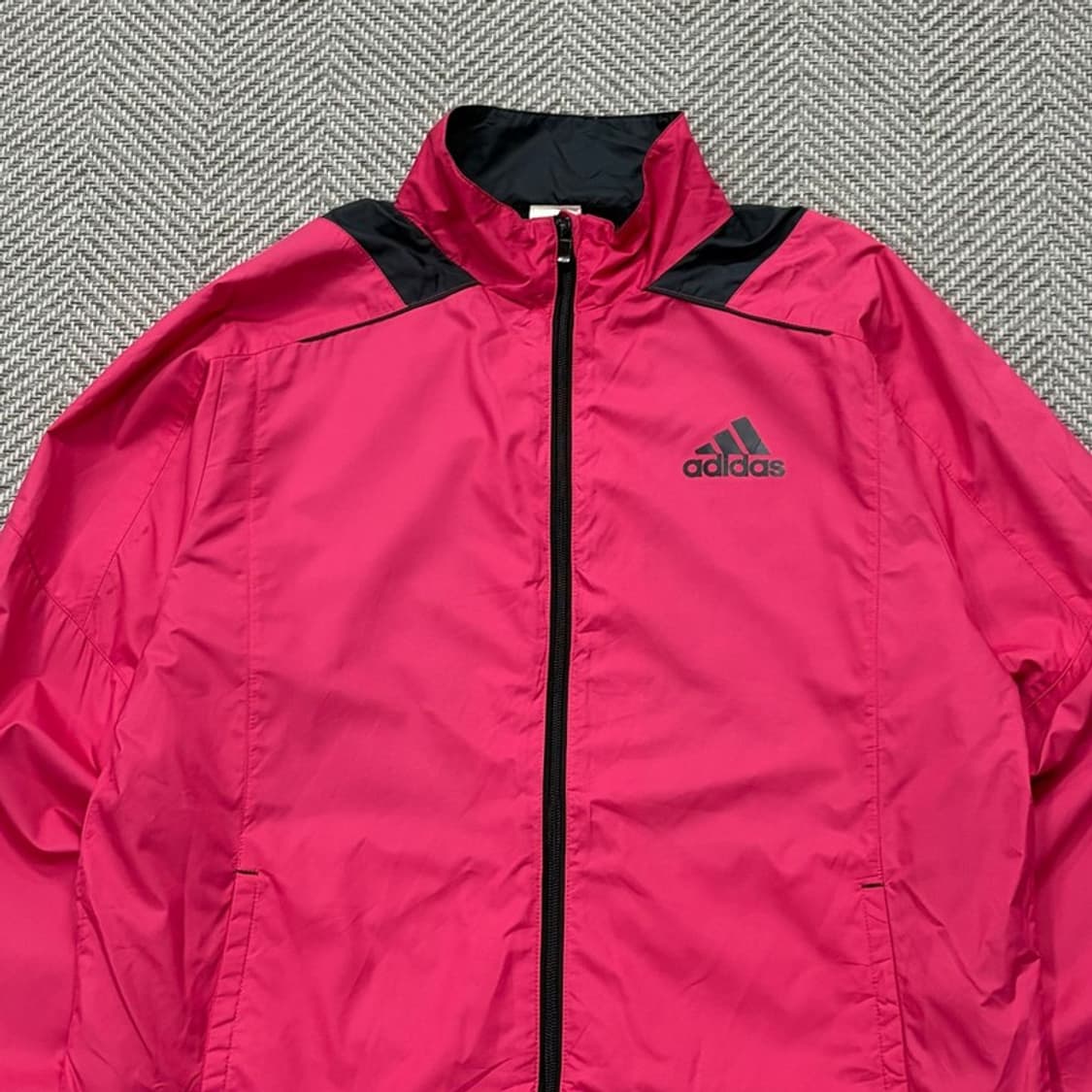 아디다스 베이직 로고 바람막이 v2023 상품이미지3