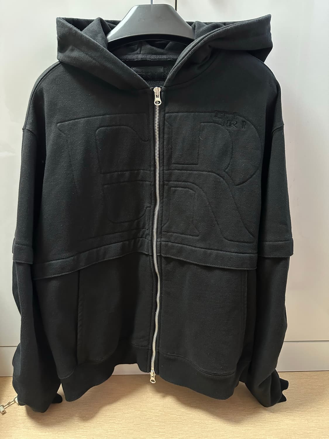 eeerrr Back point shirring 후드집업 블랙 m 상품이미지4