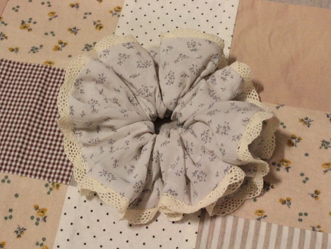 핸드메이드 연그레이 레이스 스크런치 상품이미지4