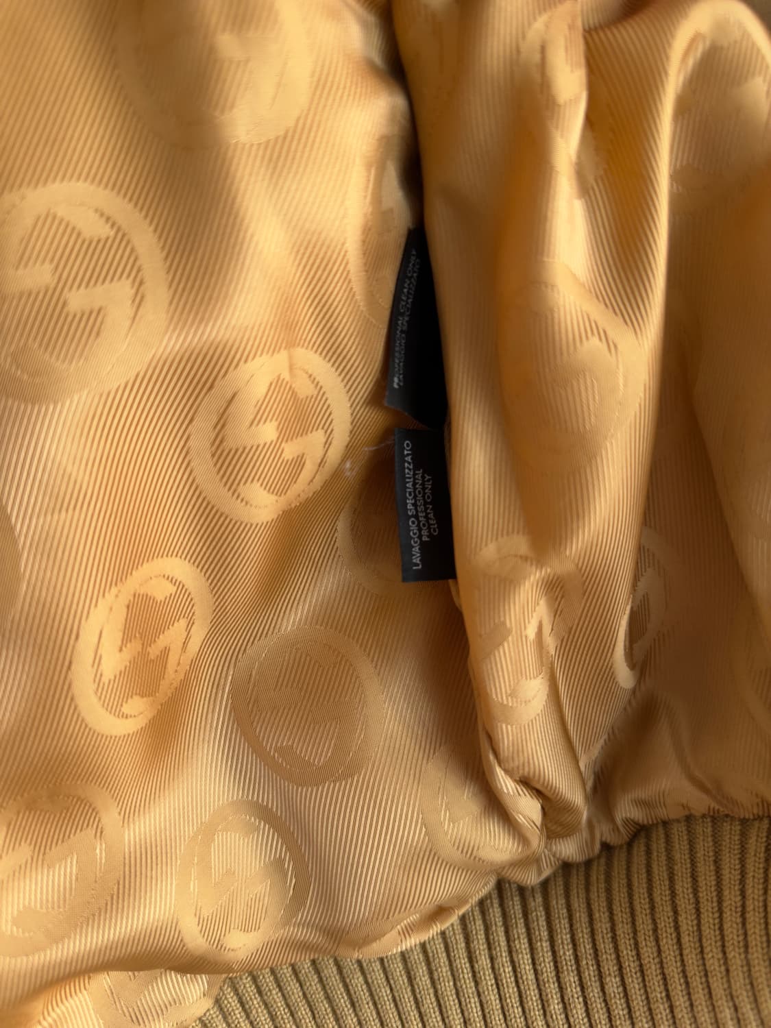 구찌 AW06 런웨이 퍼 & 스웨이드 크롭 자켓 상품이미지7