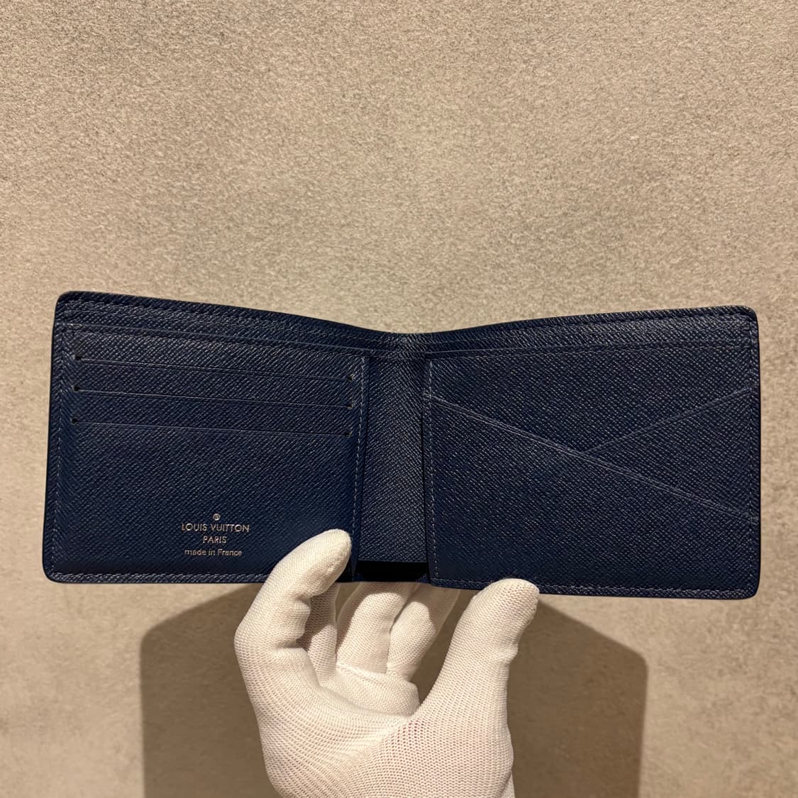 A+ / OS 루이비통 그라데이션 반지갑 블루 상품이미지7