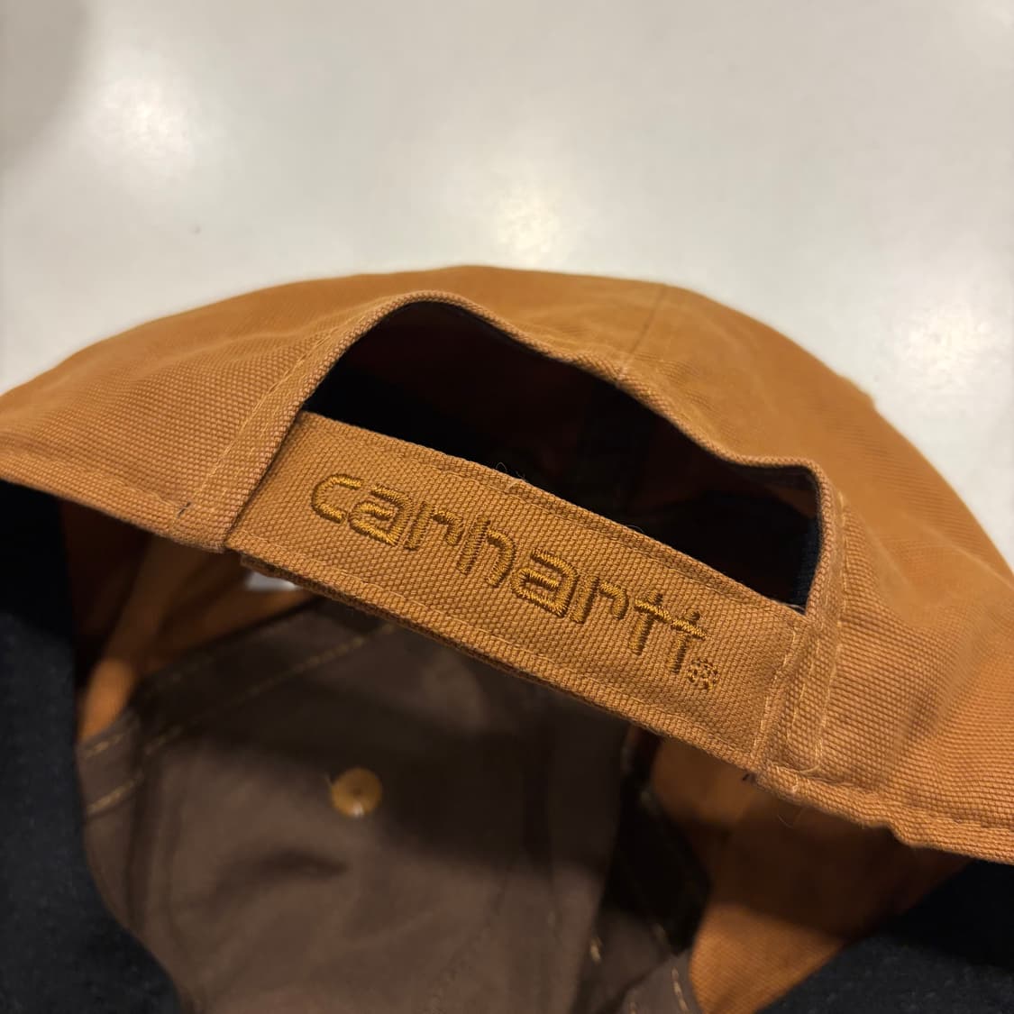 칼하트 레더패치 브라운 볼캡 상품이미지3