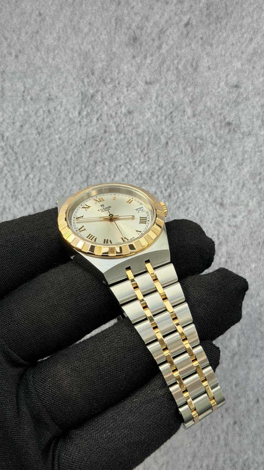 튜더 로얄 34mm 콤비 28403 미사용 시계 판매합니다. 상품이미지3