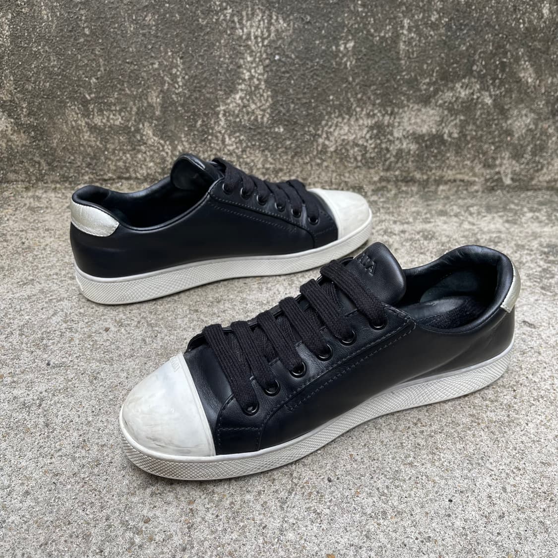 [37] 프라다 로고 레더 여성 스니커즈 (230) 상품이미지3