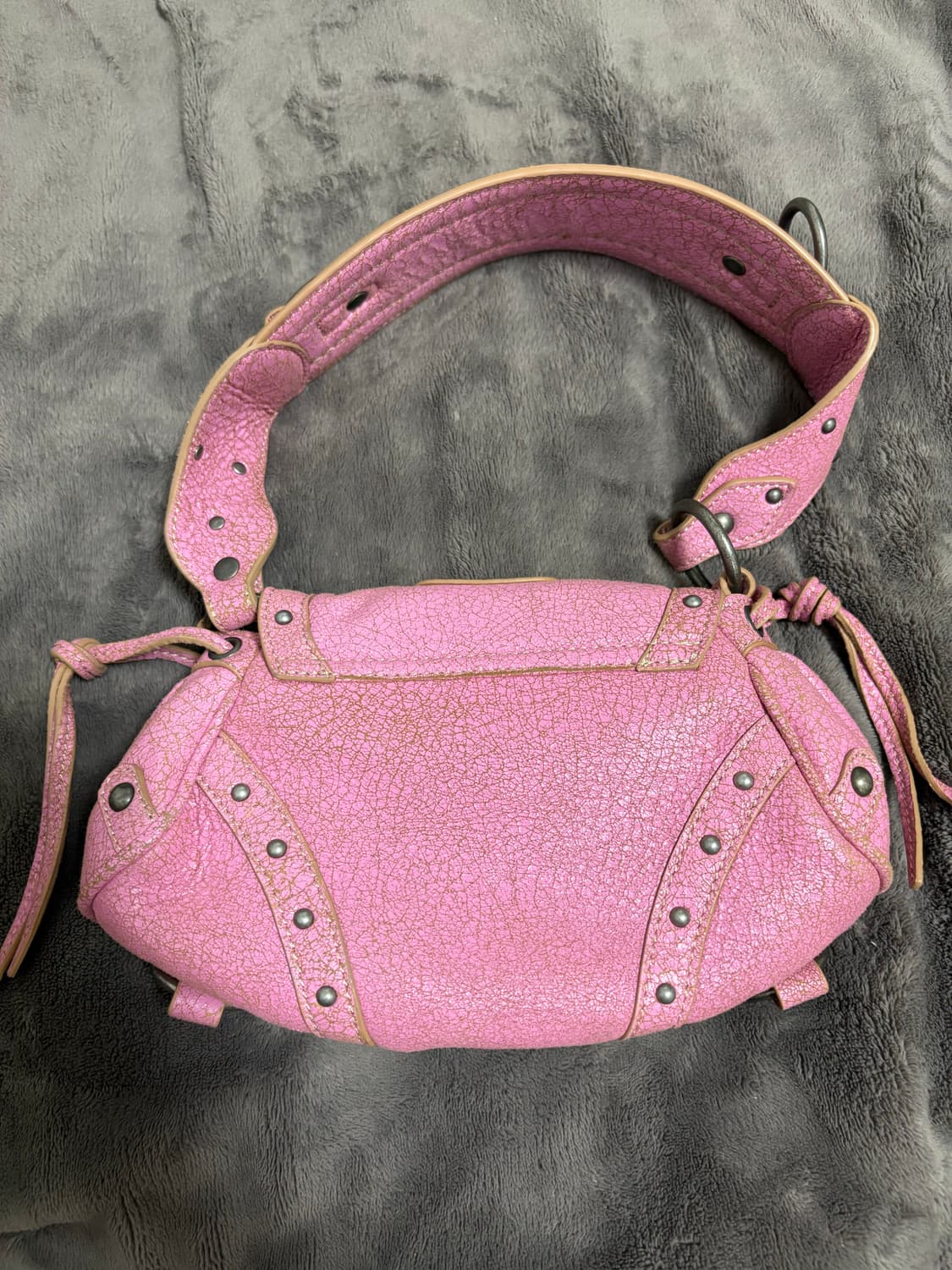 GUESS 상품이미지2