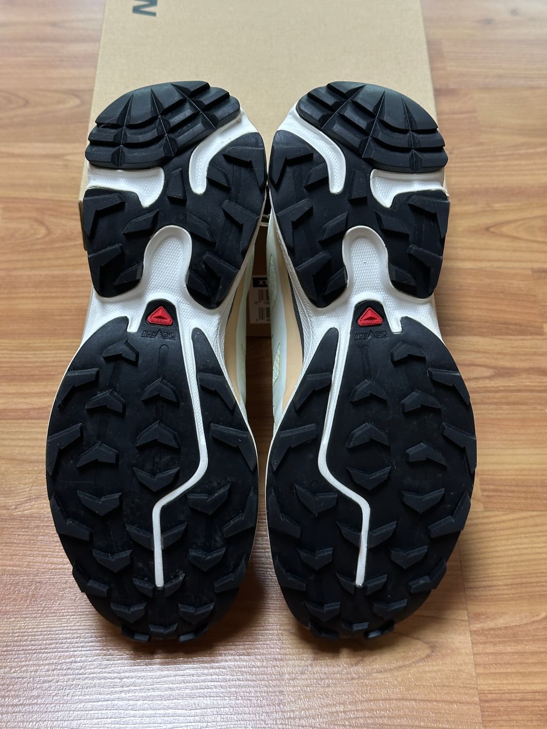 [1회착용] 살로몬 XT-6 알로에워시 헤이즐넛 UK7 상품이미지3