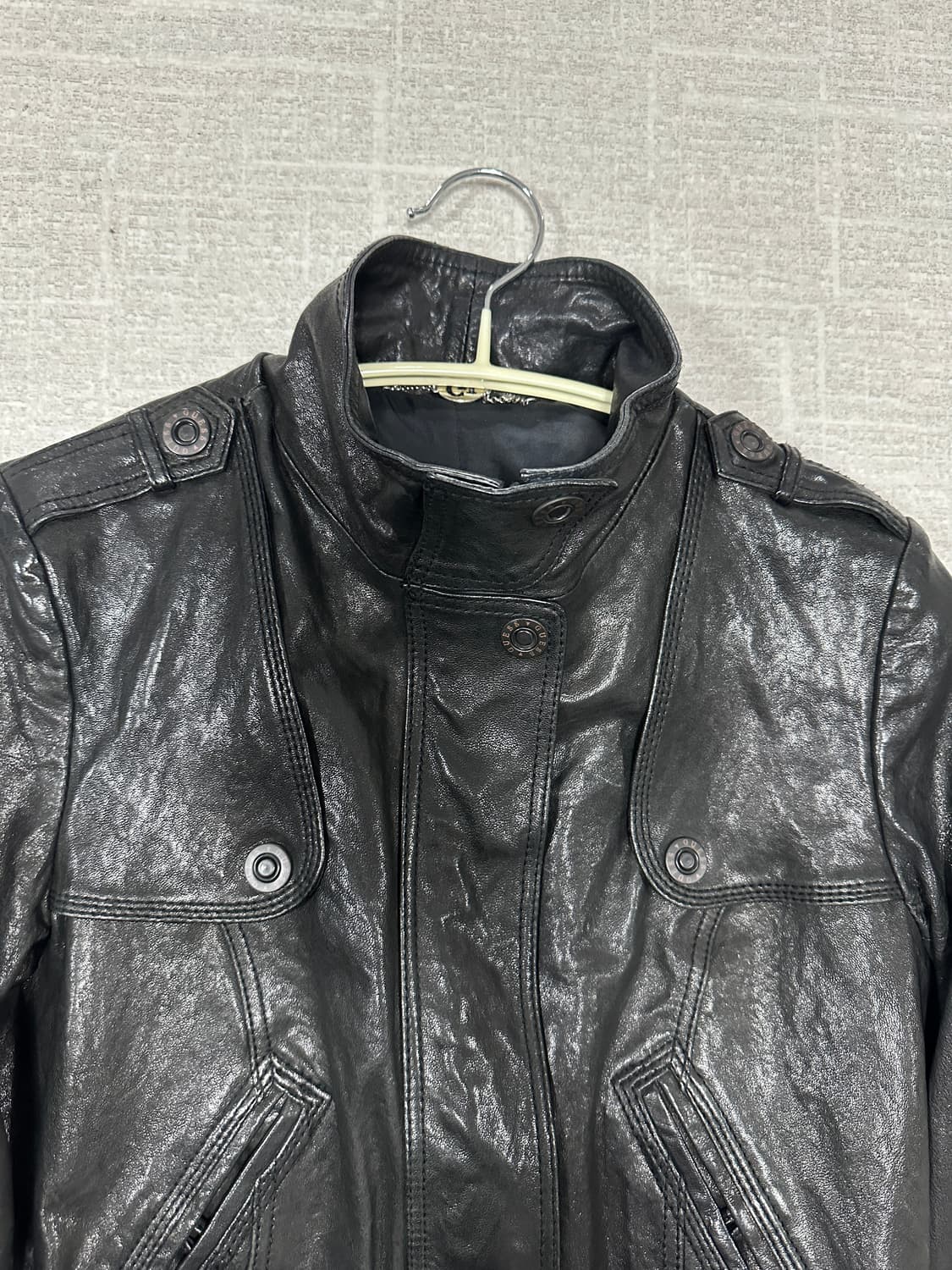 Guess 양가죽 빈티지 숏 자켓 상품이미지4