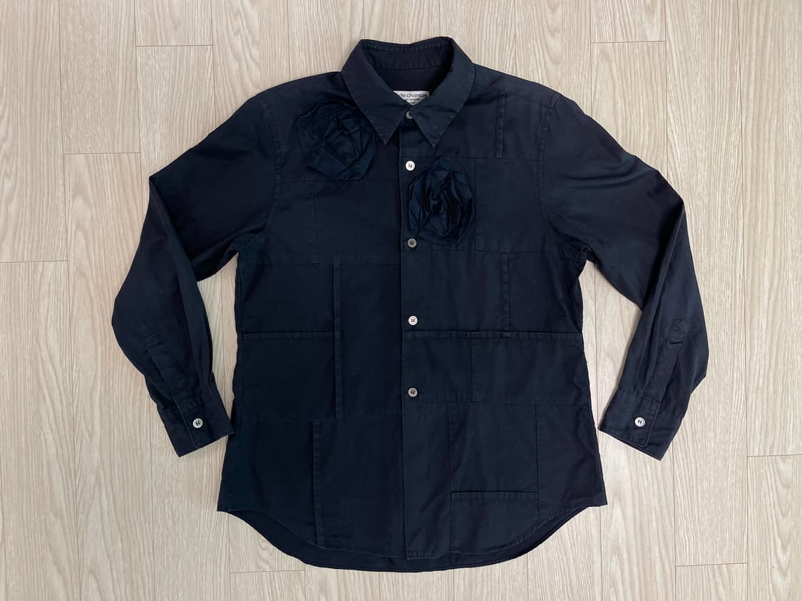 꼼데가르송 로브드 샹브레 플라워 데코 셔츠 AD2000 상품이미지1