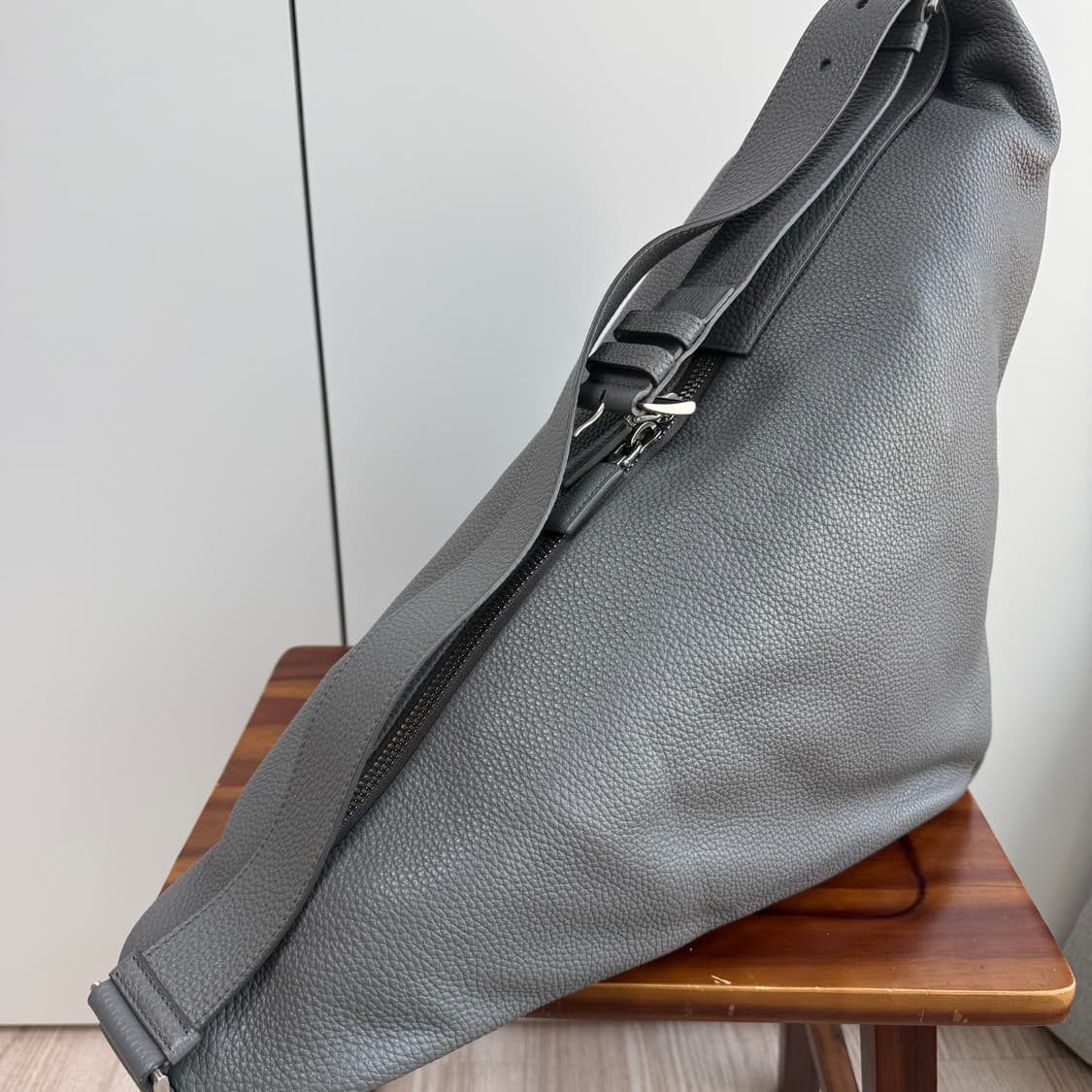 프라다 레더 트라이앵글 백 상품이미지5