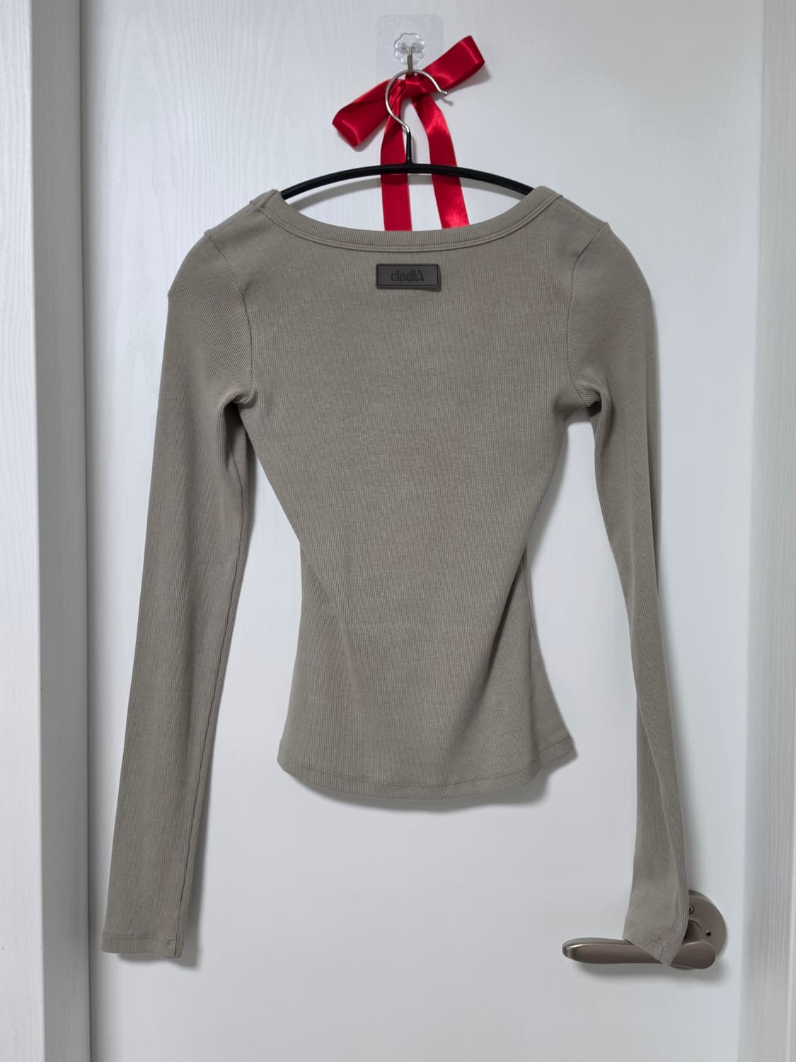 클라따 cladda 에센셜 베이직 티 밀키카키 상품이미지3