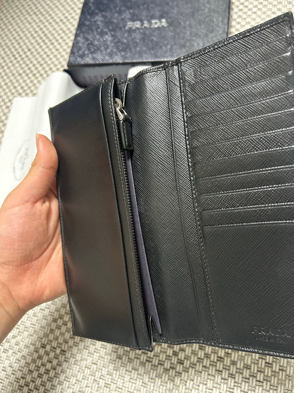 [풀구성품] 프라다 사피아노 블랙 장지갑 상품이미지4